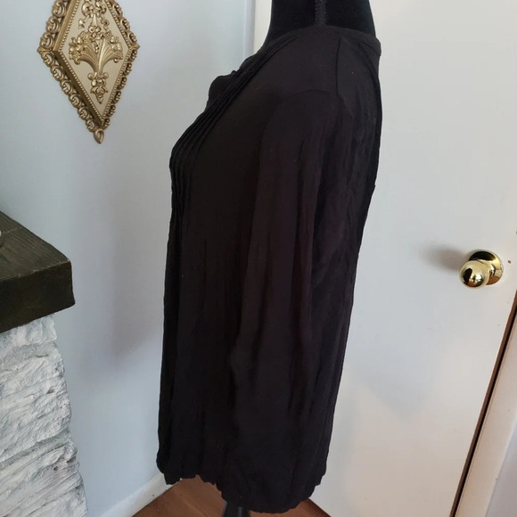 Simply Emma black pleated front top. - Picture 5 of 7